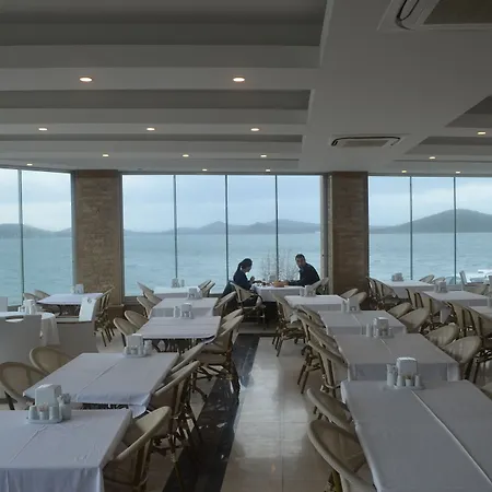 Hotel Cunda Kivrak 2*