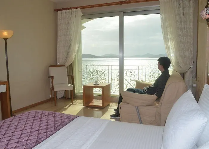 Hotel Cunda Kivrak 2*