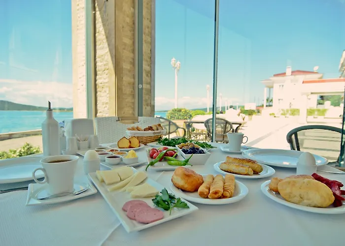 Hotel Cunda Kivrak 2*