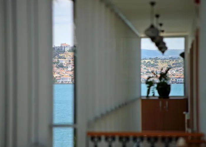 Cunda Kivrak Hotel 2*