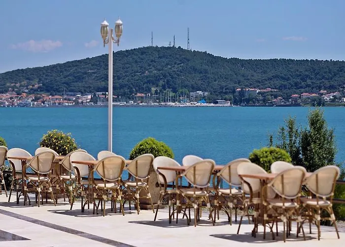 Cunda Kivrak Hotel 2*